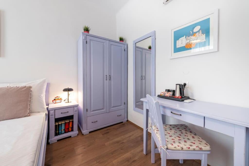 Flora-heartbeat Old Three Bedrooms Appartement