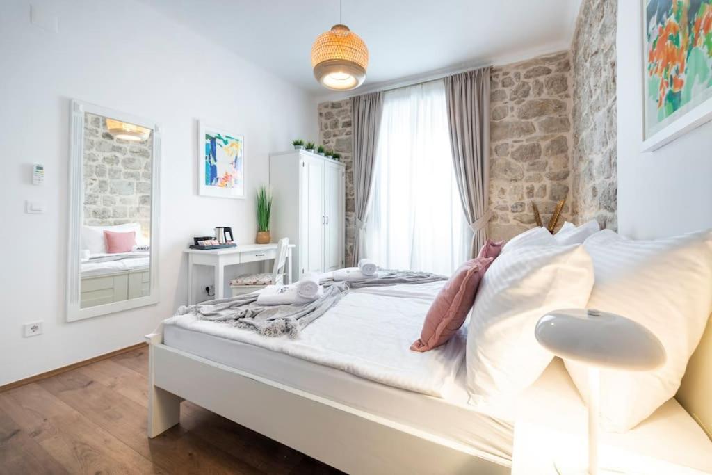 Flora-heartbeat Old Three Bedrooms *